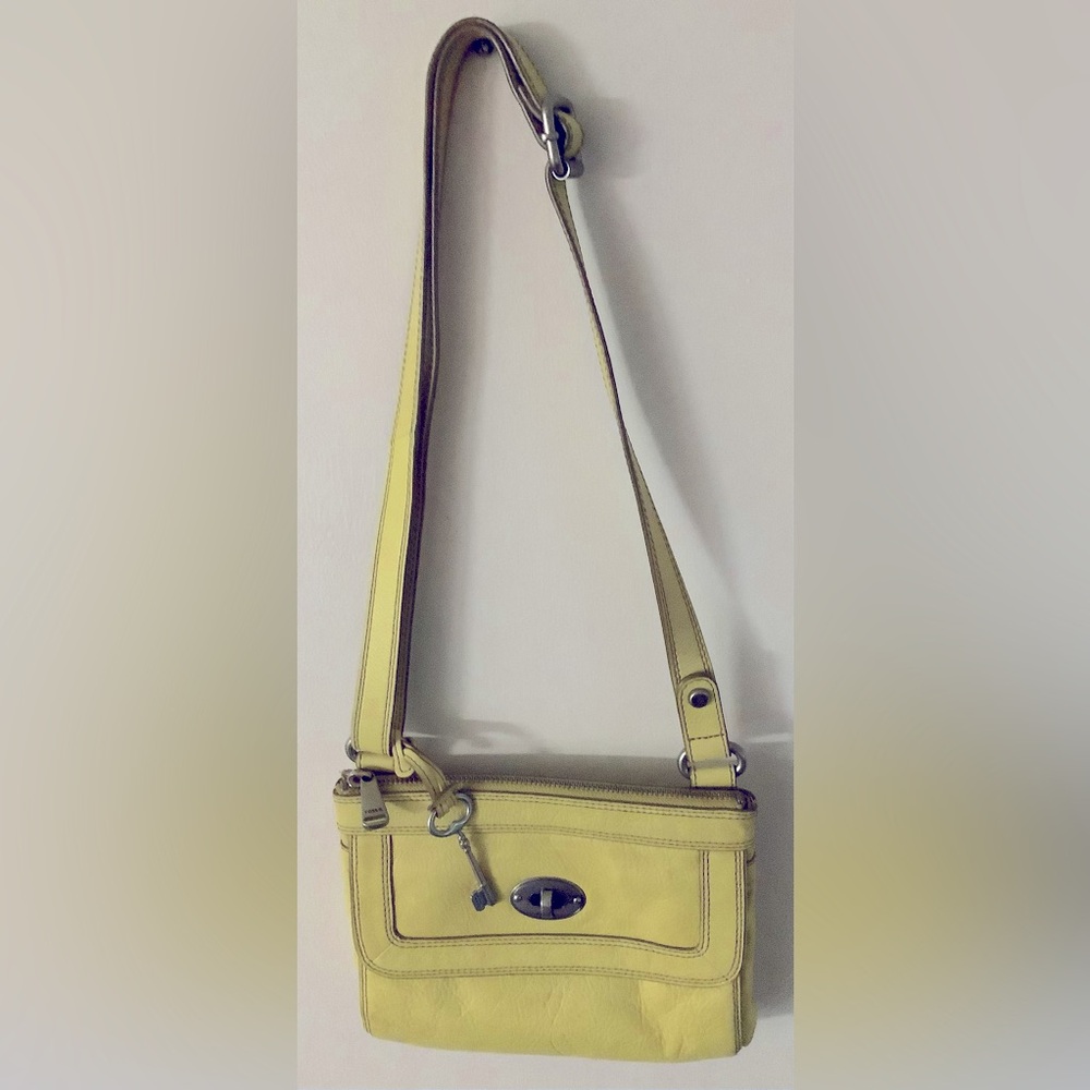 Fossil Citrus Marlow Crossbody Turn Lock Purse 8”X10” Excellent condition!
